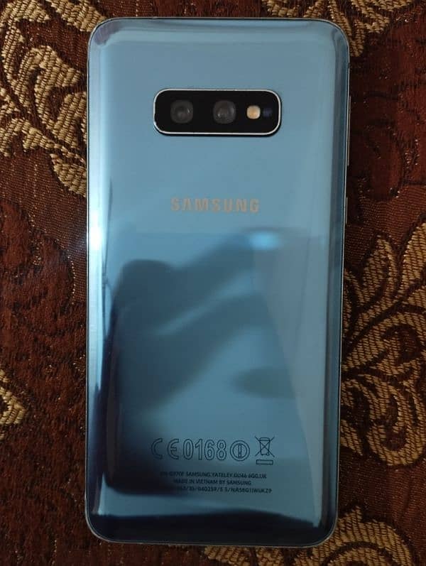 Samsung Galaxy S10e 1