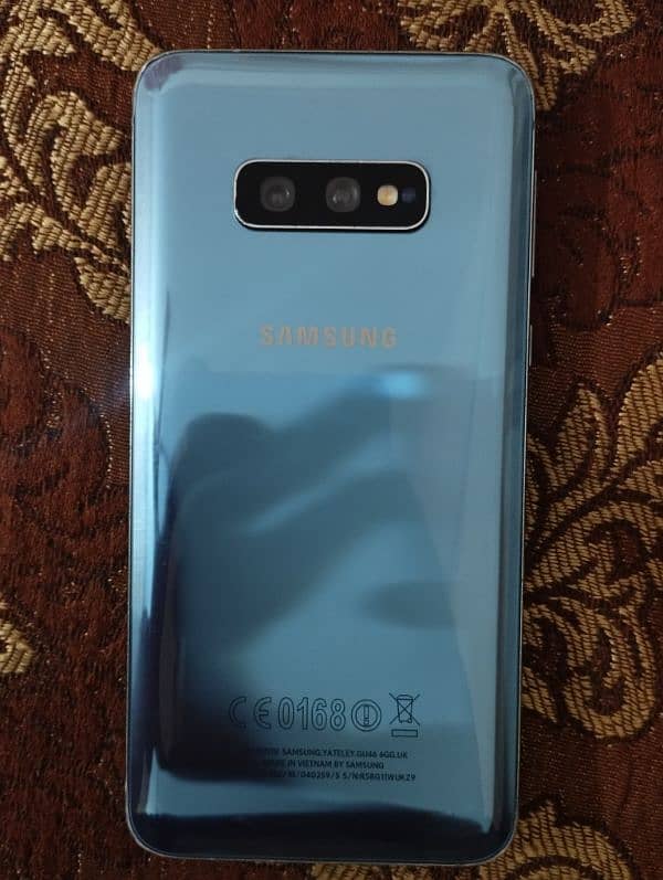 Samsung Galaxy S10e 3