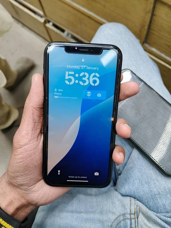 iPhone XR 128 Gb Factory Unlock 0