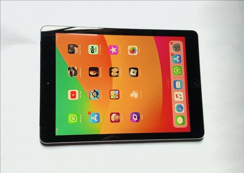 APPLE IPAD 9.7 INCHES BIG DISPLAY 5