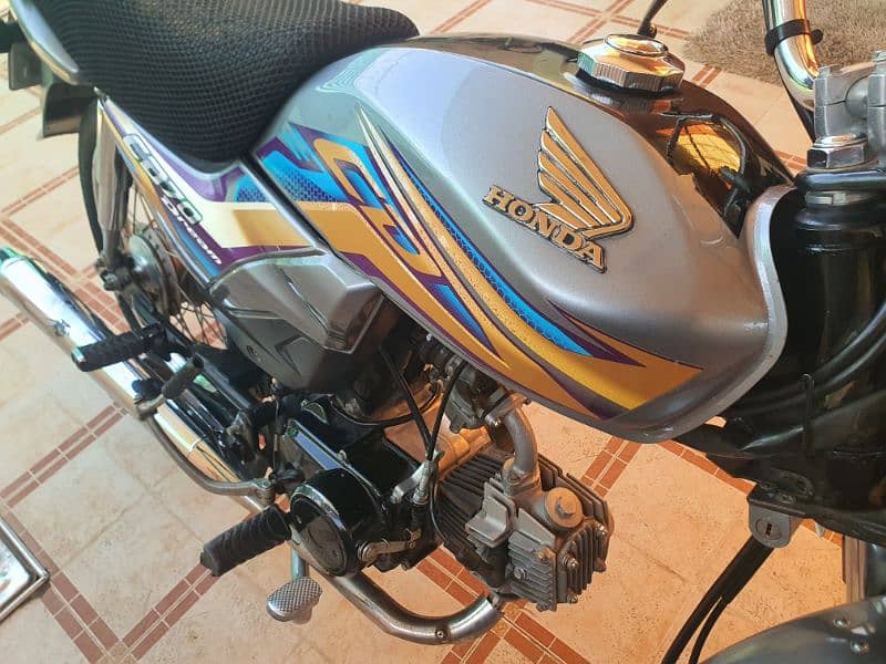 Honda CD 70 Dream available in excellent condition 6