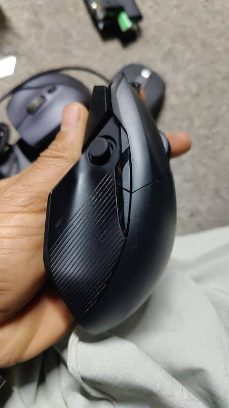 Asus chakram core gaming mouse 1