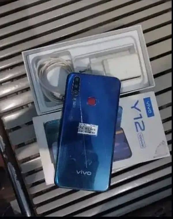 vivo y12 3/64.  (03416735036) 3