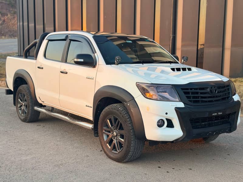 Toyota Hilux invincible 2013/2018 4