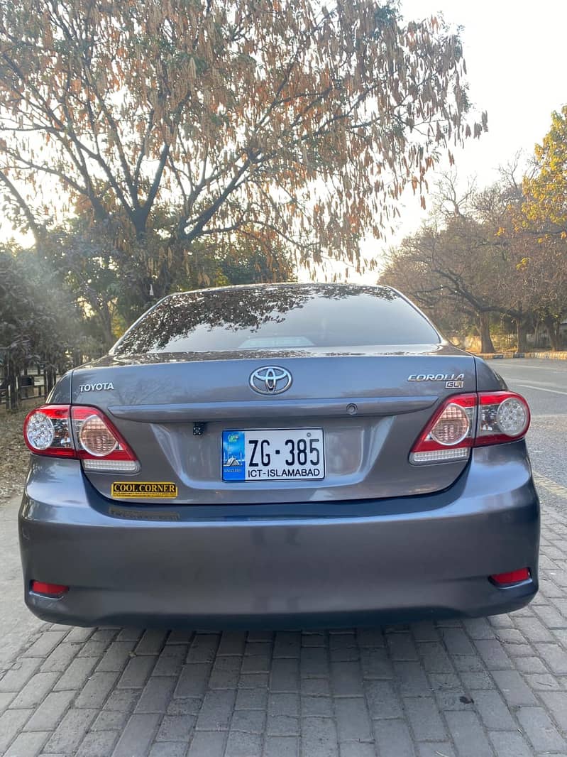 Toyota Corolla GLI 2013 3