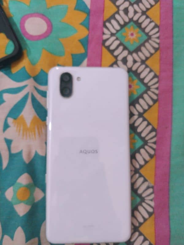 Aquos R3 non pta 1