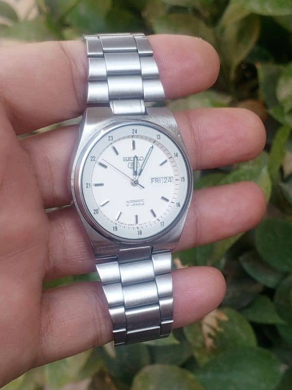 SEIKO 5 WHITE 6