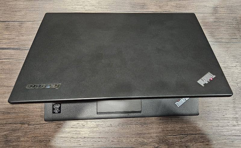 Thinkpad i7 5th gen 4gb ram 256SSD 1