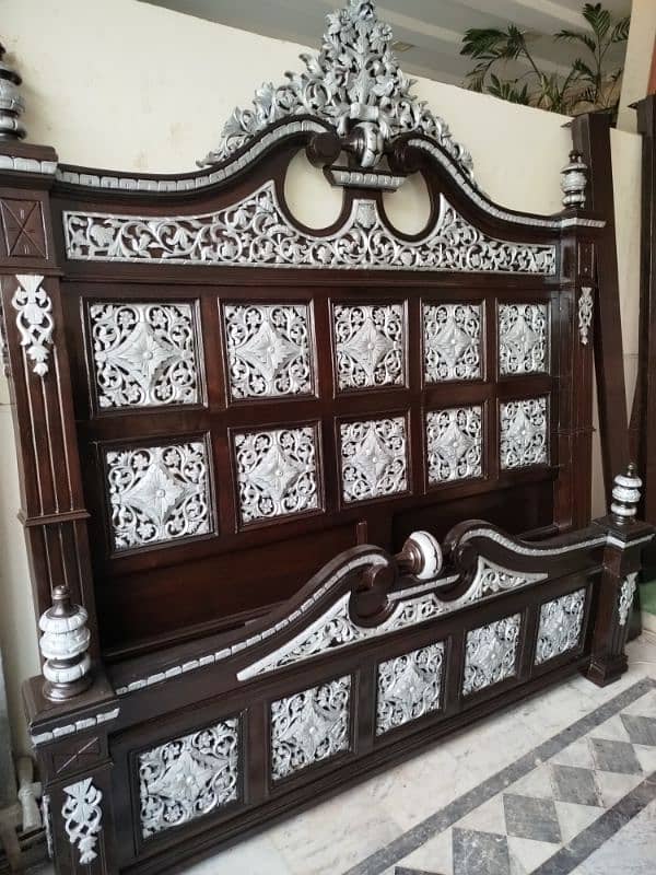 wooden king size bed for sale 0