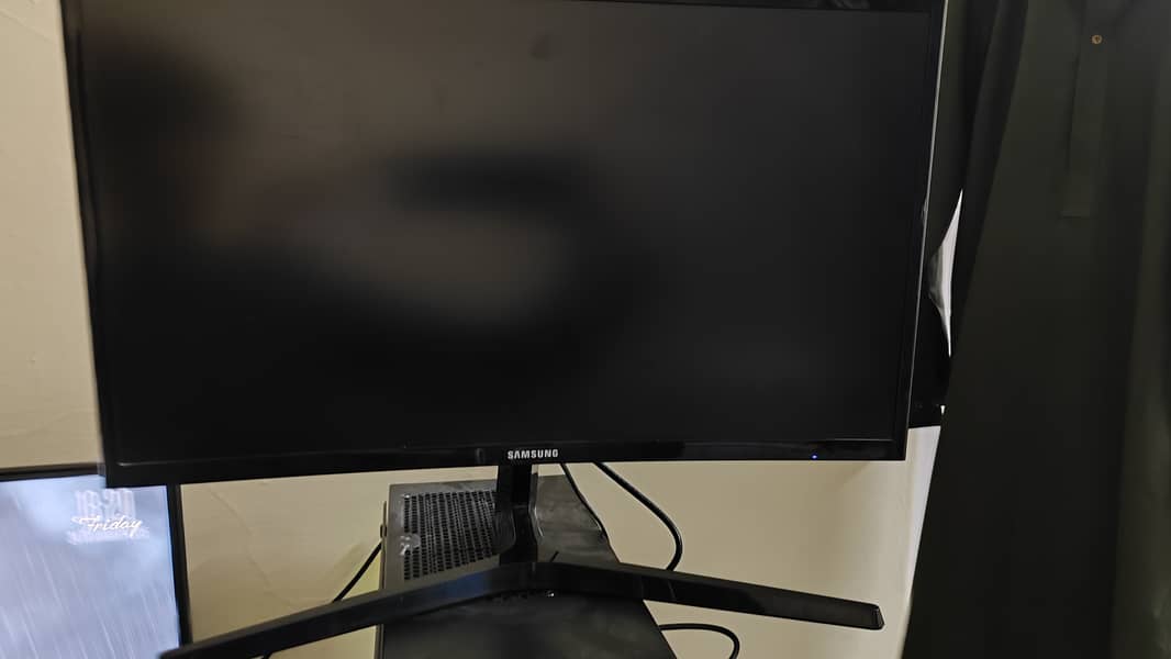 SAMSUNG  curved monitor 2