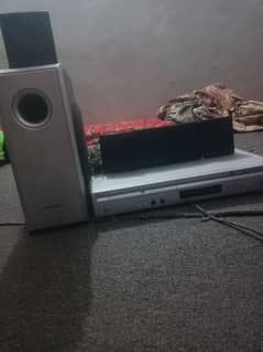 DVD player with 5 speakers one boopher