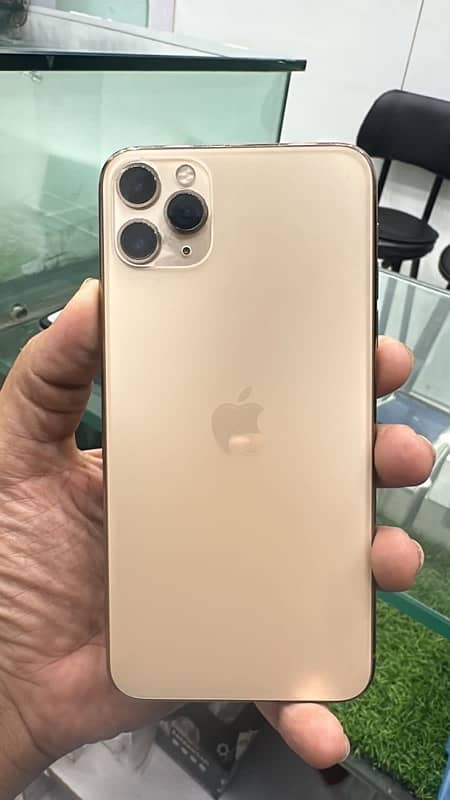 iphone 11 pro max gold colour 0