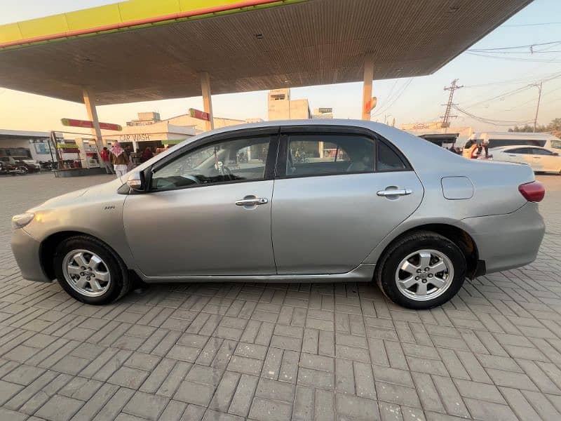 Toyota Corolla GLI 2013 4