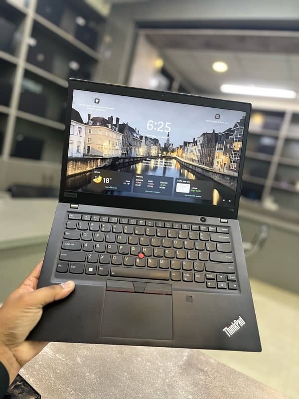 Lenovo Thinkpad T14s i7-10th gen touch slim laptop for sale 1