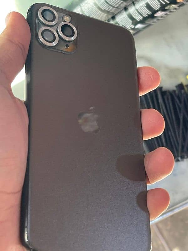 iphone 11 pro max 4