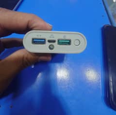 SbS 7800 mAh /2.1 Ampere Power bank.