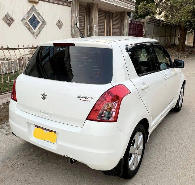 Suzuki Swift Model 2015 Automatic 5