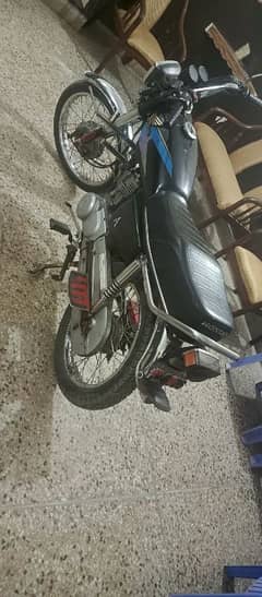 Honda 125 , model 2011, Lahore number, Documents clear