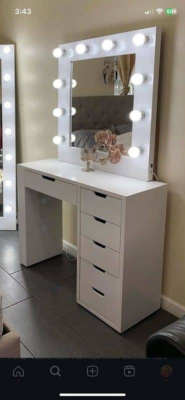 Dressing Tables With lights and drawer's 1