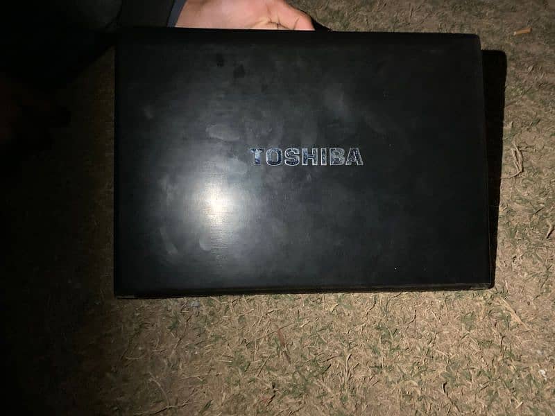 Laptop Toshiba i5 CPU 2