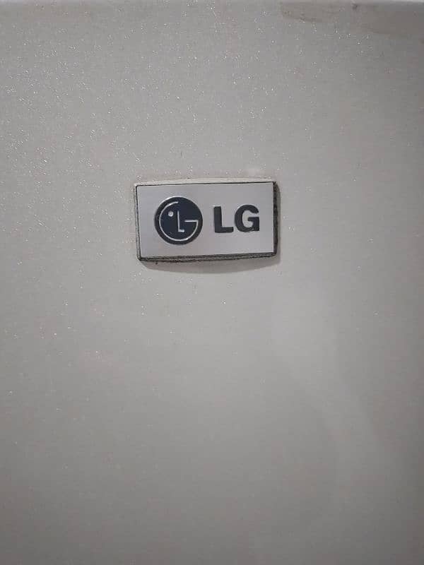 LG non frosted branded fridge 1