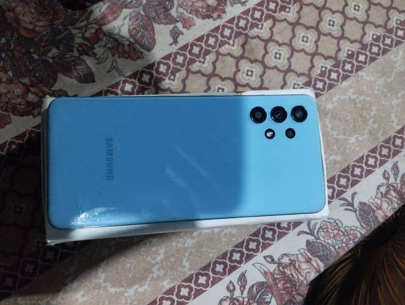 Samsung A32 with box 0