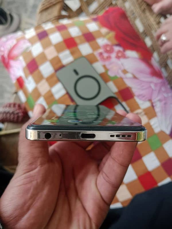 infinix hot 40i 8+128 all ok set 4