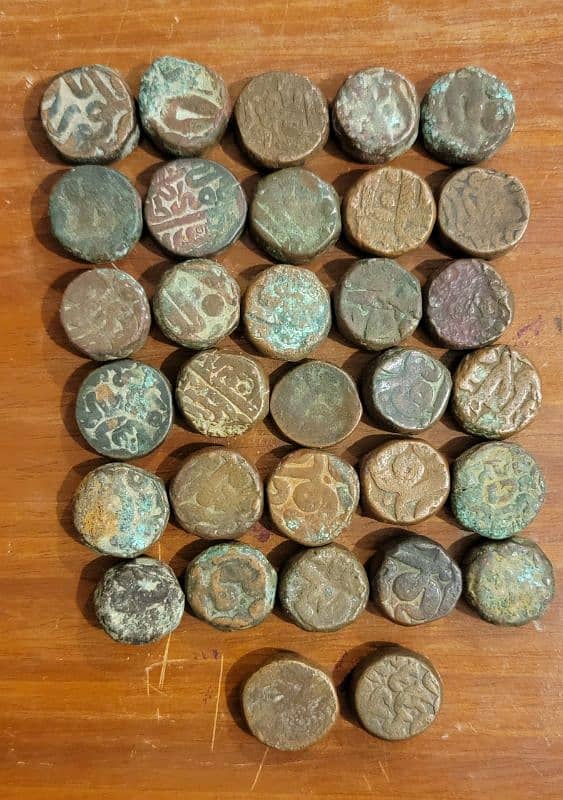 Mughal Mix Coin Lot of 32Coins. 1