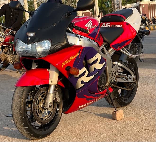 Honda CBR919RR 2