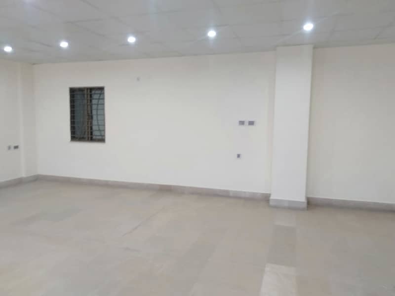 1250 Sq Ft Ready Office Available For Rent On Main Susan Road 3