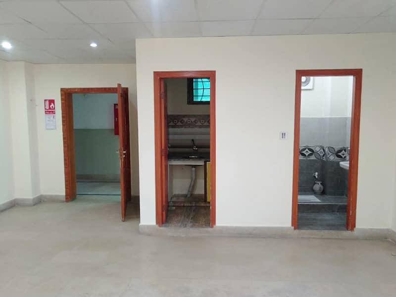 1250 Sq Ft Ready Office Available For Rent On Main Susan Road 5