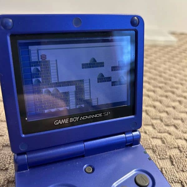 Nintendo Game Boy Advance SP 3