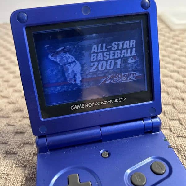 Nintendo Game Boy Advance SP 4