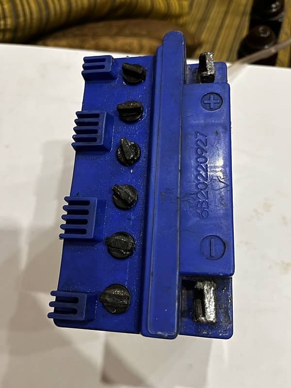 OSAKA 12V  9AH  used battery for sale 1