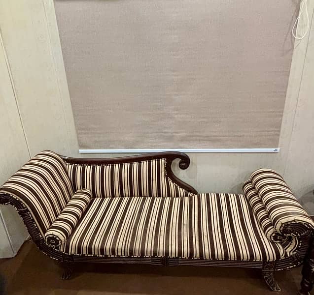 Dewan Sofa 0