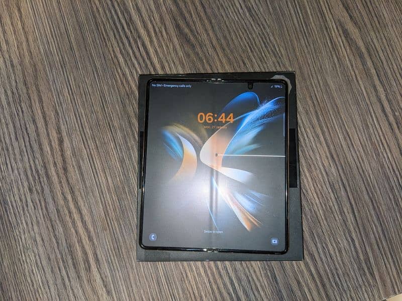 Samsung Z Fold 4 Minor Fault 8