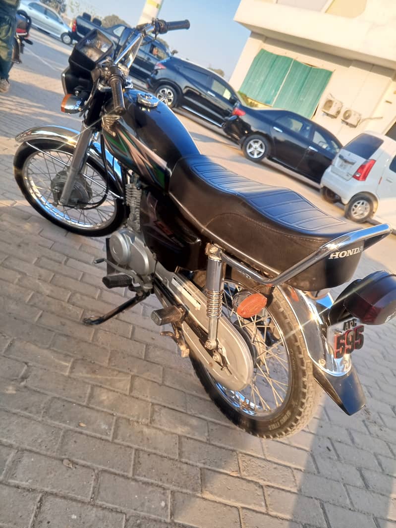 Honda CG 125 2023 3