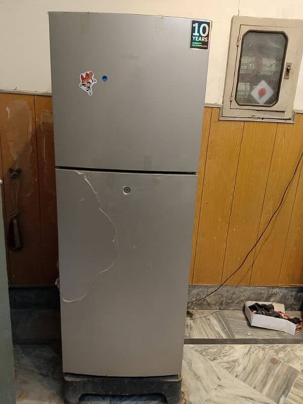 Haire Medium Size Fridge sell 5