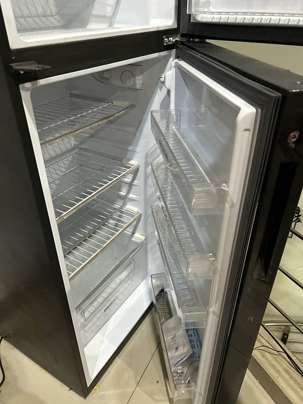 Haier HRF-336 Refrigerator. 1