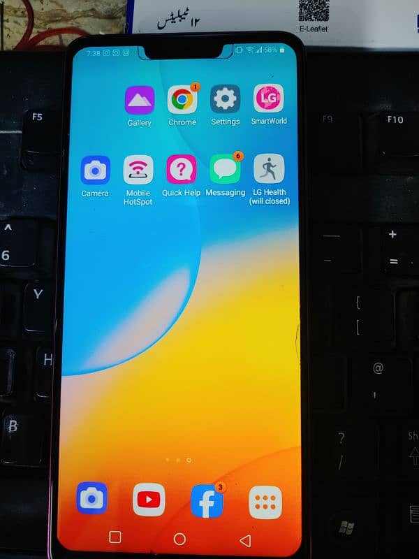 10/10 LG G7 thinq 4/64 back Glass Break only Very good working 0