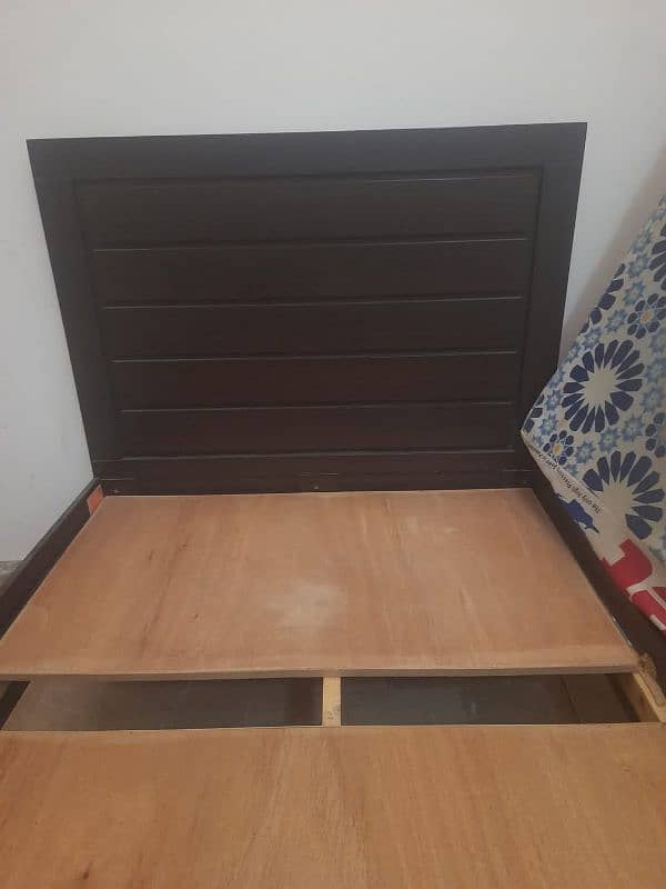 bed available for sell 0