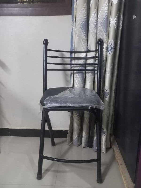 Iron chair just like new 0