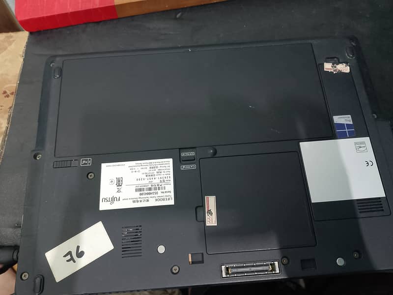 Fujitsu Lifebook U747 7