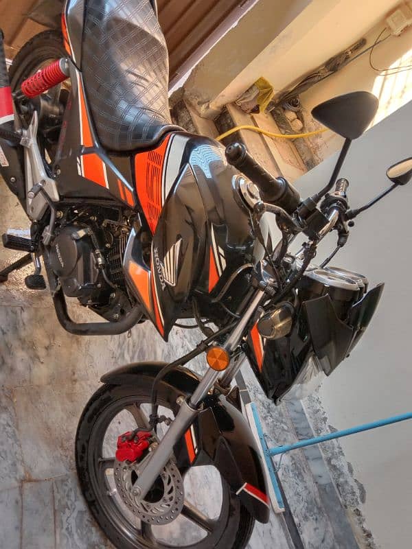 Honda cb 150f Model 2023 5