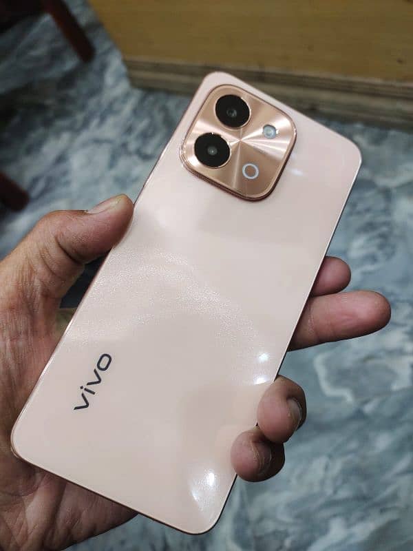 VIVO y28 6/128Gb 4