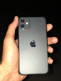 10/10 black colour iphone 11   64 gb non pta jv