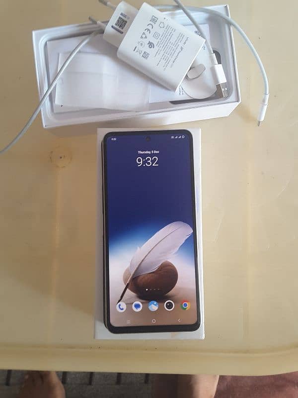 vivo y36 8+8/256gb 3month warranty remaining complete box 2