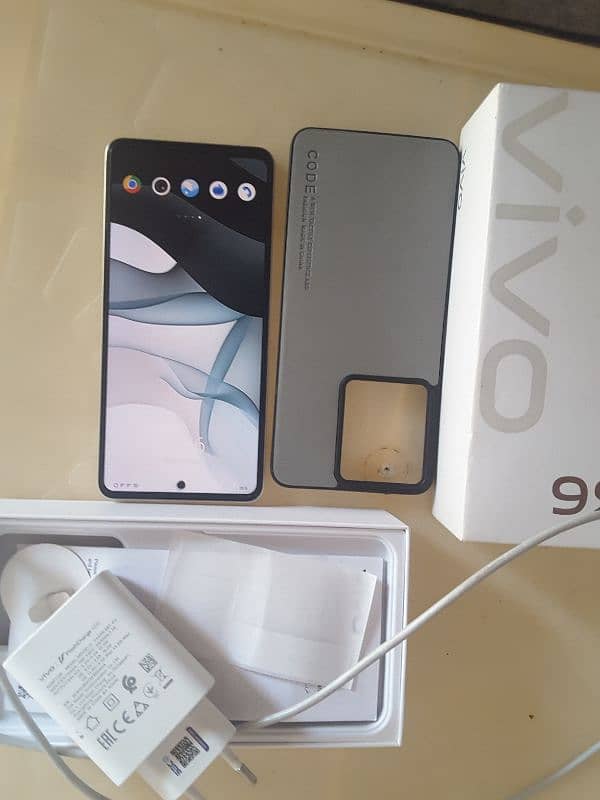 vivo y36 8+8/256gb 3month warranty remaining complete box 13