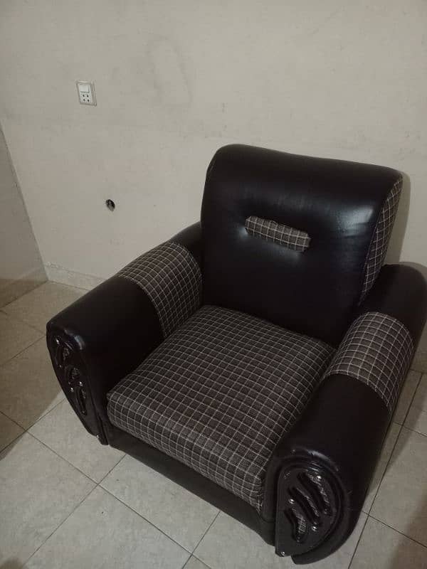 7 seater sofa st Good condition new 1 month use 2