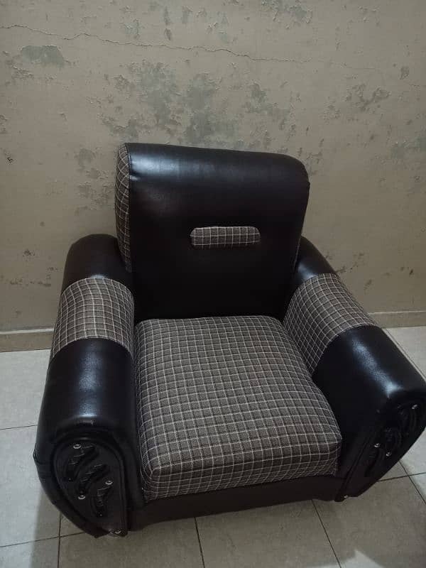 7 seater sofa st Good condition new 1 month use 3